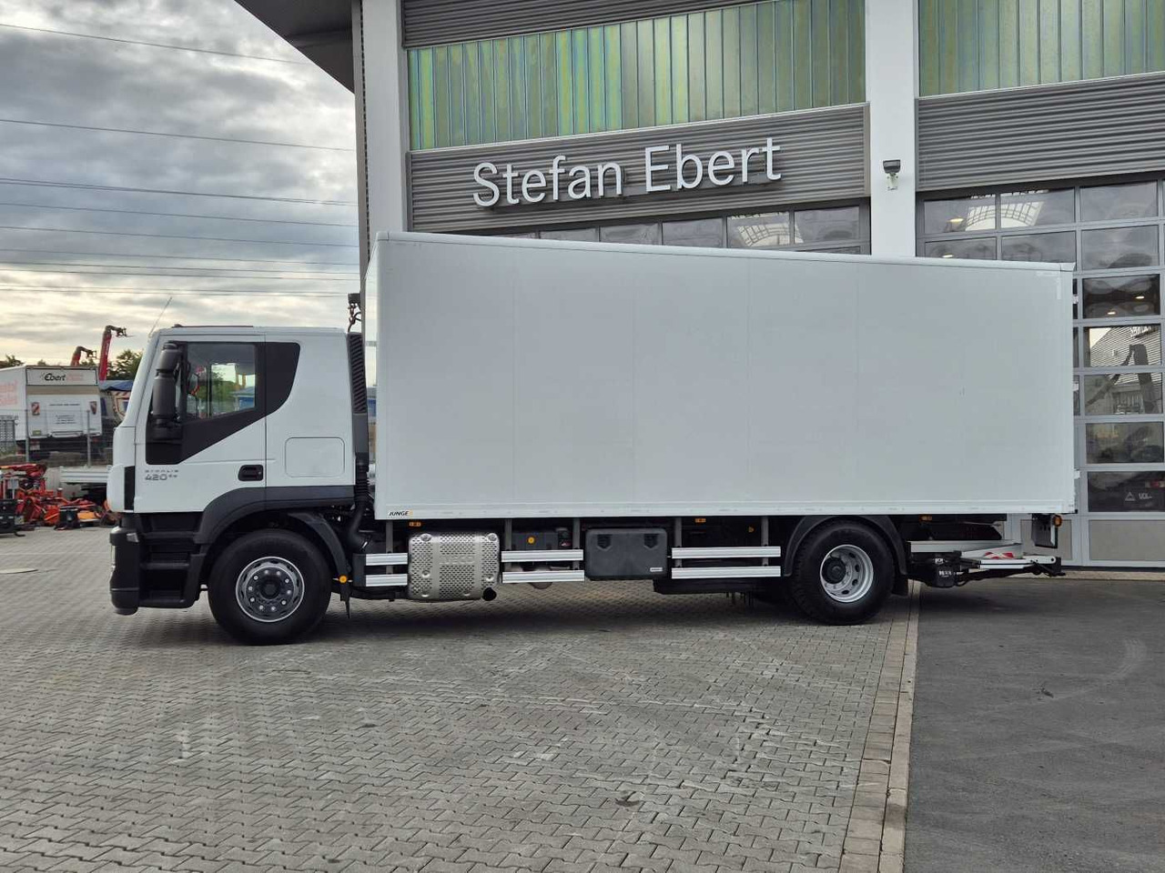Iveco Stralis AT190S42 FP D HI-ROAD LBW faltbar EU6 - شاحنة صندوقية: صورة 4 Iveco Stralis AT190S42 FP D HI-ROAD LBW faltbar EU6 - شاحنة صندوقية: صورة 4