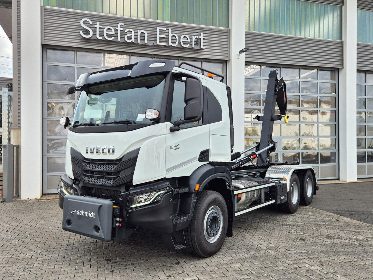 Iveco X-Way AT300X48Z/P HR OFF 6x4 Hiab Winterdienst - شاحنة برافعة خطافية: صورة 1 Iveco X-Way AT300X48Z/P HR OFF 6x4 Hiab Winterdienst - شاحنة برافعة خطافية: صورة 1