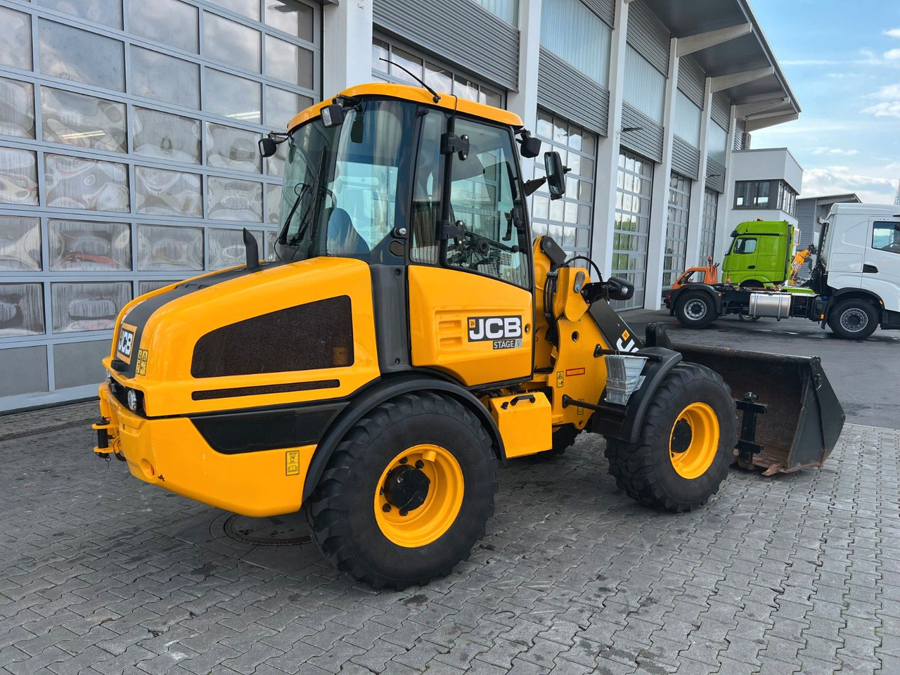 JCB 407 SV / nur 268h! / Klappschaufel & Gabel - اللودر بعجل: صورة 3 JCB 407 SV / nur 268h! / Klappschaufel & Gabel - اللودر بعجل: صورة 3