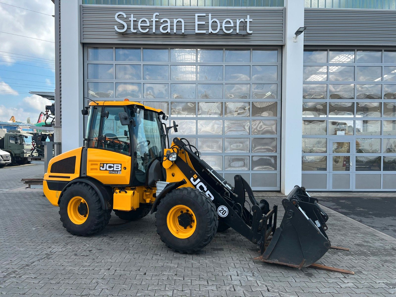 JCB 407 SV / nur 268h! / Klappschaufel & Gabel - اللودر بعجل: صورة 1 JCB 407 SV / nur 268h! / Klappschaufel & Gabel - اللودر بعجل: صورة 1