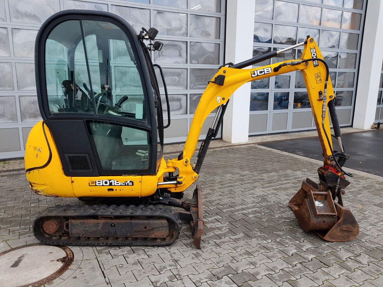 JCB 8018 / 3.420h / hydrl. Grabenräumer / Tieflöffel - حفار صغير: صورة 2 JCB 8018 / 3.420h / hydrl. Grabenräumer / Tieflöffel - حفار صغير: صورة 2