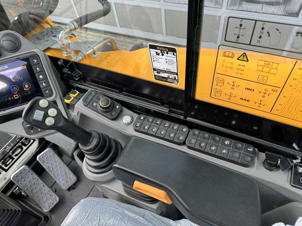 حفار ذو عجلات JCB Hydradig HD 110WT T4F / 2021 / nur 1.042h: صورة 14
