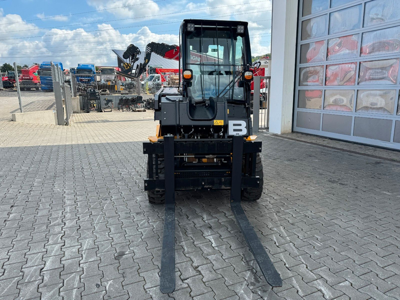 JCB TLT 35-26D 4WD Teletruck / NEU 2025 / SS - آلة رفع ونقل تلسكوبية: صورة 3 JCB TLT 35-26D 4WD Teletruck / NEU 2025 / SS - آلة رفع ونقل تلسكوبية: صورة 3