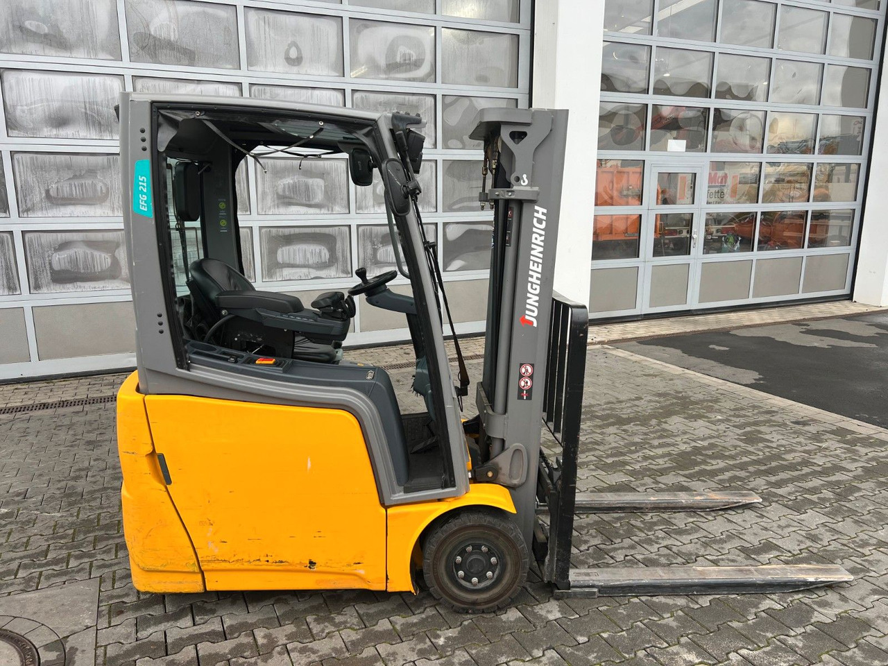 Jungheinrich EFG 215 / Triplex 4.25m / 1.851h / Batterie 2023 - رافعة شوكية كهربائية: صورة 2 Jungheinrich EFG 215 / Triplex 4.25m / 1.851h / Batterie 2023 - رافعة شوكية كهربائية: صورة 2