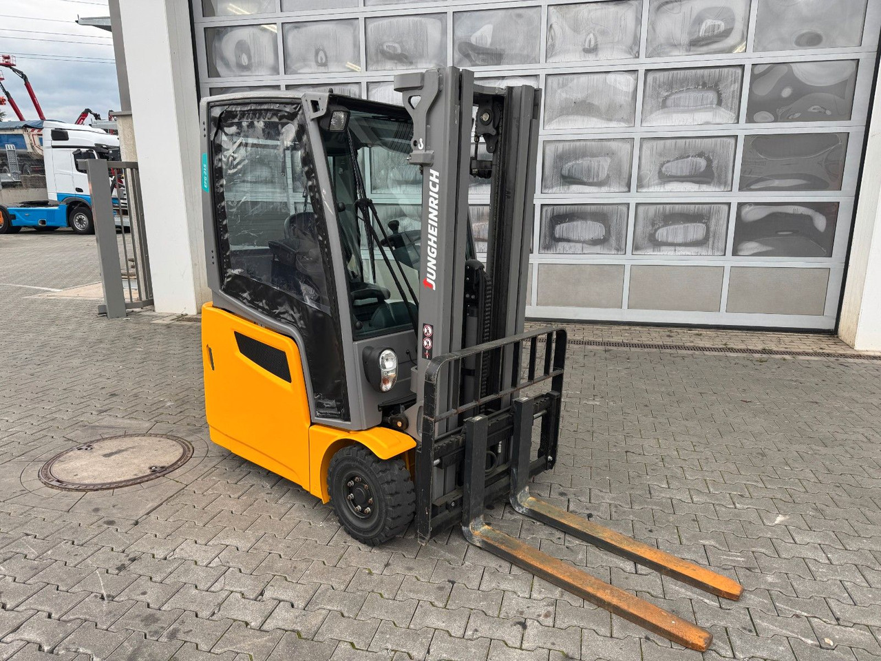 Jungheinrich EFG 215 / Triplex: 4.25m! / SS / 4.168h / 2024 - رافعة شوكية كهربائية: صورة 3 Jungheinrich EFG 215 / Triplex: 4.25m! / SS / 4.168h / 2024 - رافعة شوكية كهربائية: صورة 3