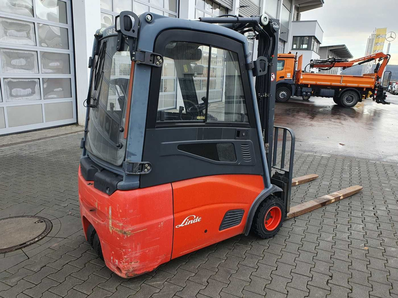 Linde E18 - 01 / Triplex: 4.50m! / SS / nur 5.672h! - رافعة شوكية كهربائية: صورة 4 Linde E18 - 01 / Triplex: 4.50m! / SS / nur 5.672h! - رافعة شوكية كهربائية: صورة 4