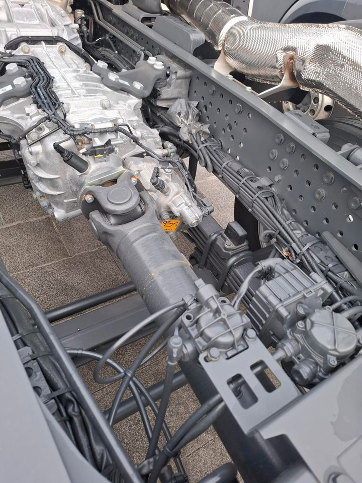 Mercedes-Benz Arocs 4153 8x4 Fahrgestell - شاحنة بهيكل معدني للمقصورة: صورة 5 Mercedes-Benz Arocs 4153 8x4 Fahrgestell - شاحنة بهيكل معدني للمقصورة: صورة 5