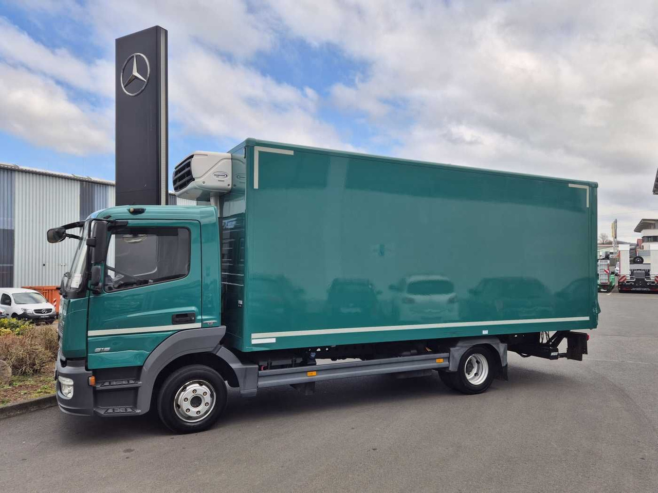 Mercedes-Benz Atego 816 L Carrier Xarios 500 Ladebordwand Tür - شاحنة توصيل مبردة: صورة 3 Mercedes-Benz Atego 816 L Carrier Xarios 500 Ladebordwand Tür - شاحنة توصيل مبردة: صورة 3