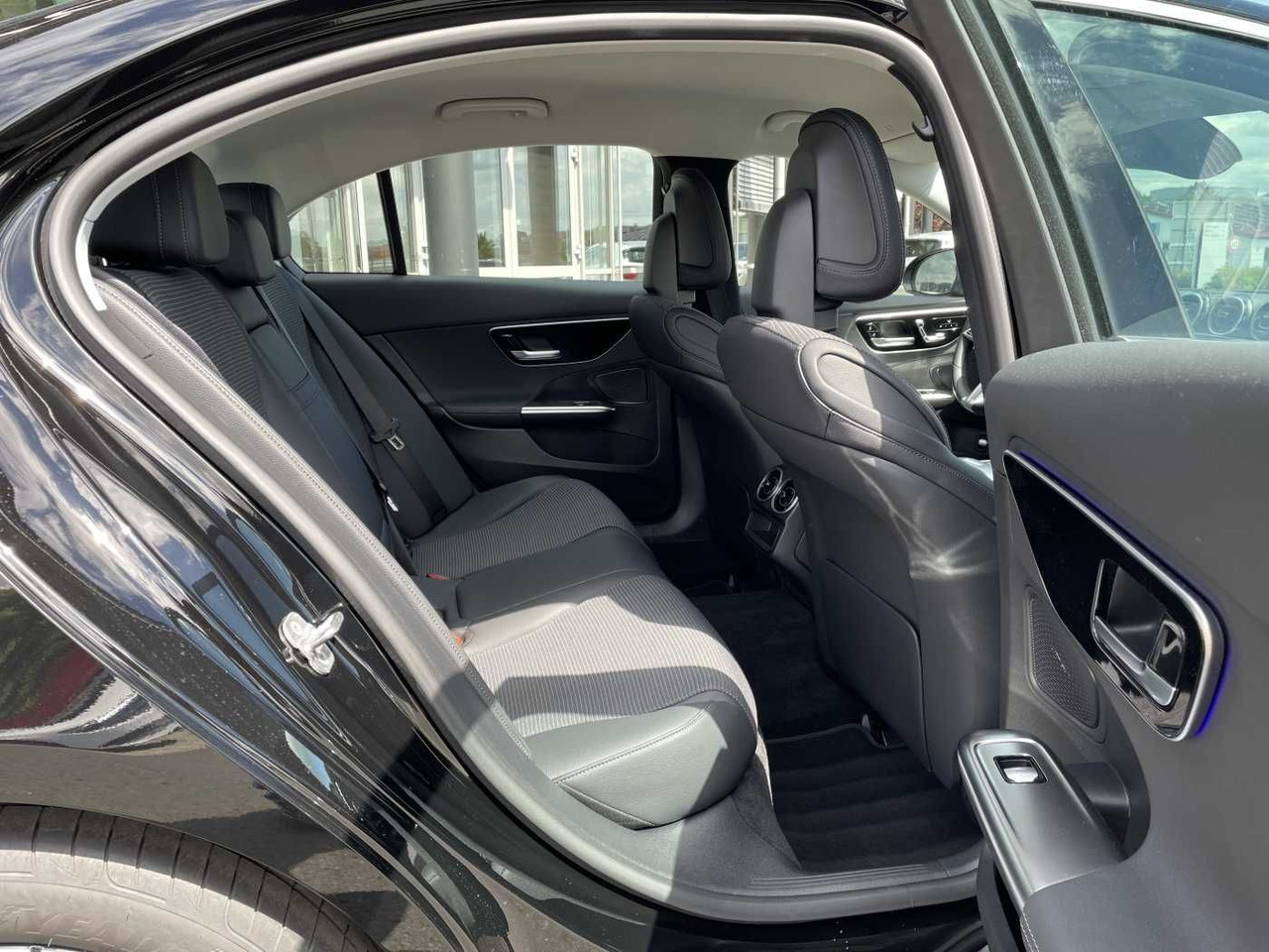 سيدان Mercedes-Benz C 180 9G Avantgarde Memory+Distr+ 360°+Keyless+L: صورة 7