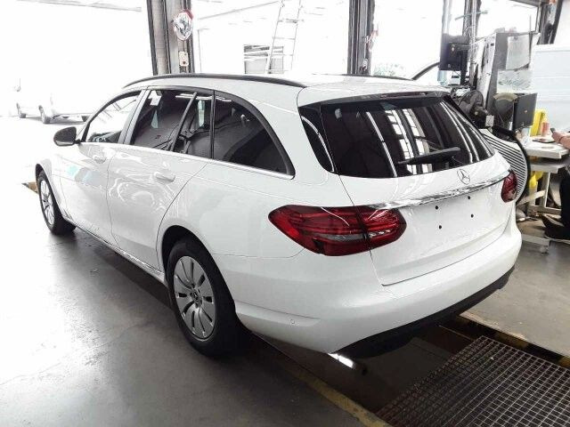 Mercedes-Benz C 180d T LED+RKamera+SHZ+DAB - سيارة ستيشن: صورة 4 Mercedes-Benz C 180d T LED+RKamera+SHZ+DAB - سيارة ستيشن: صورة 4