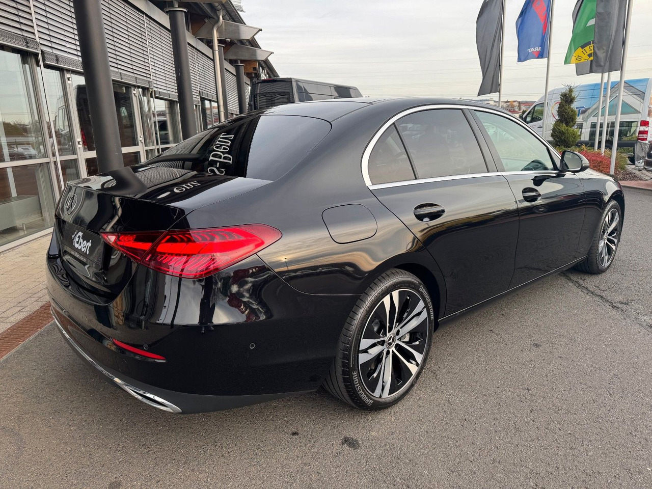 Mercedes-Benz C 220d Avantgarde+Pano+HUD+RFK+TotW+AmbiPrem - سيدان: صورة 5 Mercedes-Benz C 220d Avantgarde+Pano+HUD+RFK+TotW+AmbiPrem - سيدان: صورة 5