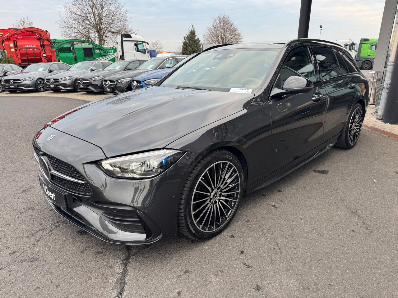 Mercedes-Benz C 220d T AMG Digital+AHK+Pano+Memory+360°+SKLIMA - سيارة ستيشن: صورة 2 Mercedes-Benz C 220d T AMG Digital+AHK+Pano+Memory+360°+SKLIMA - سيارة ستيشن: صورة 2