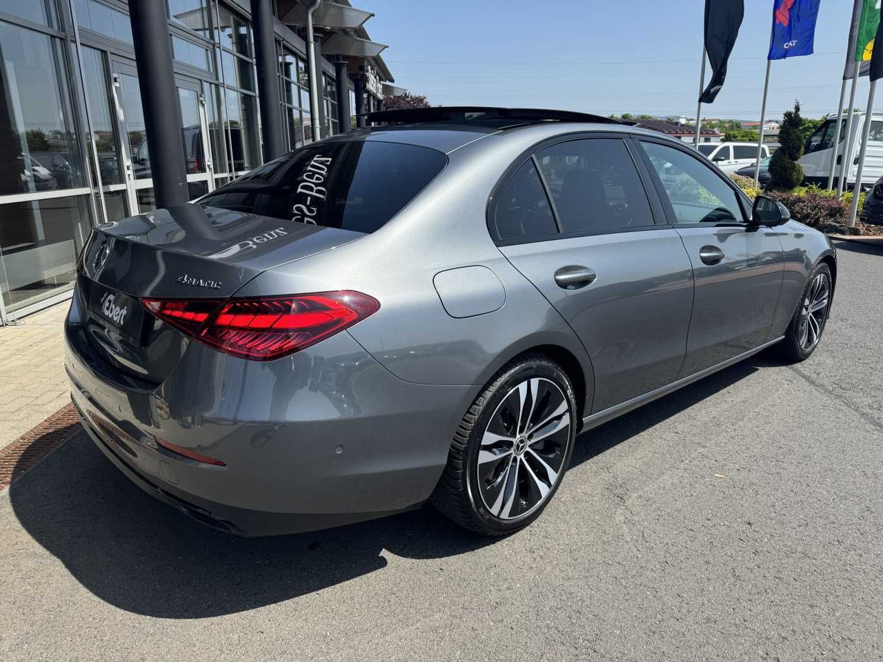 Mercedes-Benz C 300 4M Avantgarde+Pano+Bumester+AHK+RFK+ Night - سيدان: صورة 4 Mercedes-Benz C 300 4M Avantgarde+Pano+Bumester+AHK+RFK+ Night - سيدان: صورة 4