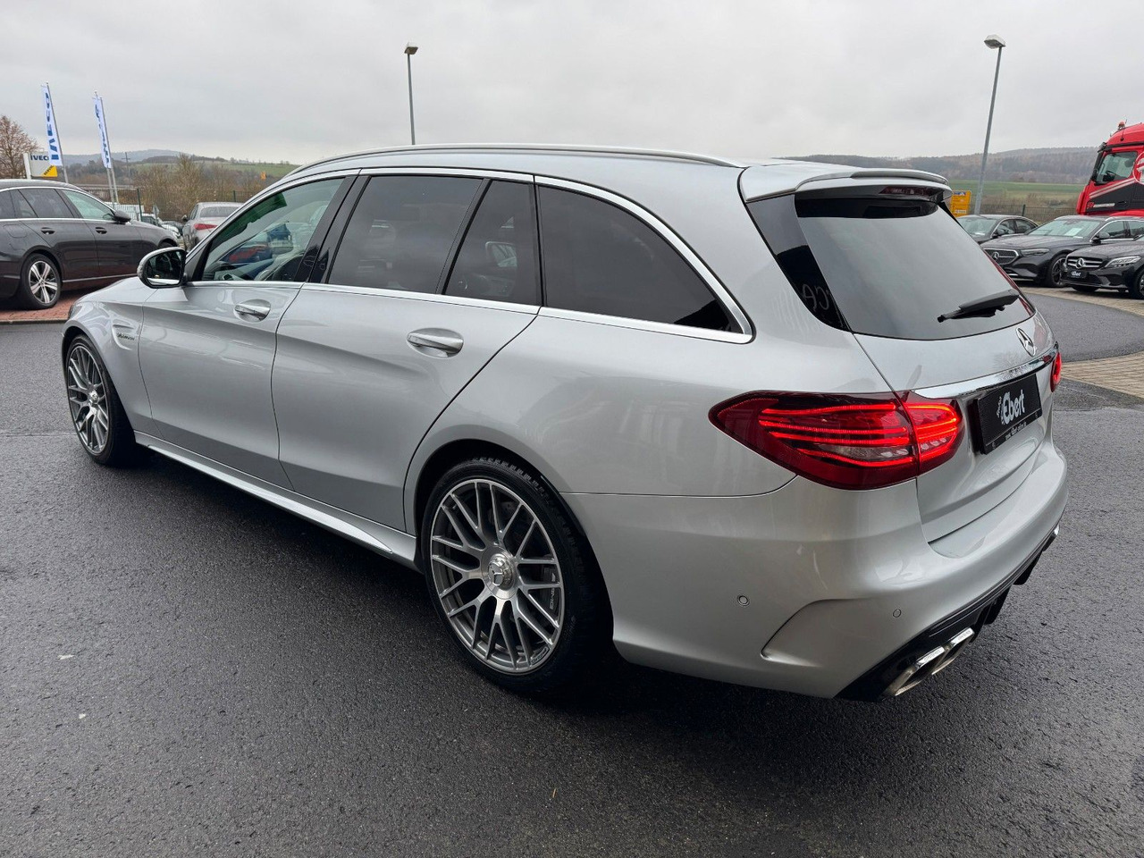 Mercedes-Benz C 63 AMG T Pano+Burmester+Distr+Memory+RFK - سيارة ستيشن: صورة 4 Mercedes-Benz C 63 AMG T Pano+Burmester+Distr+Memory+RFK - سيارة ستيشن: صورة 4