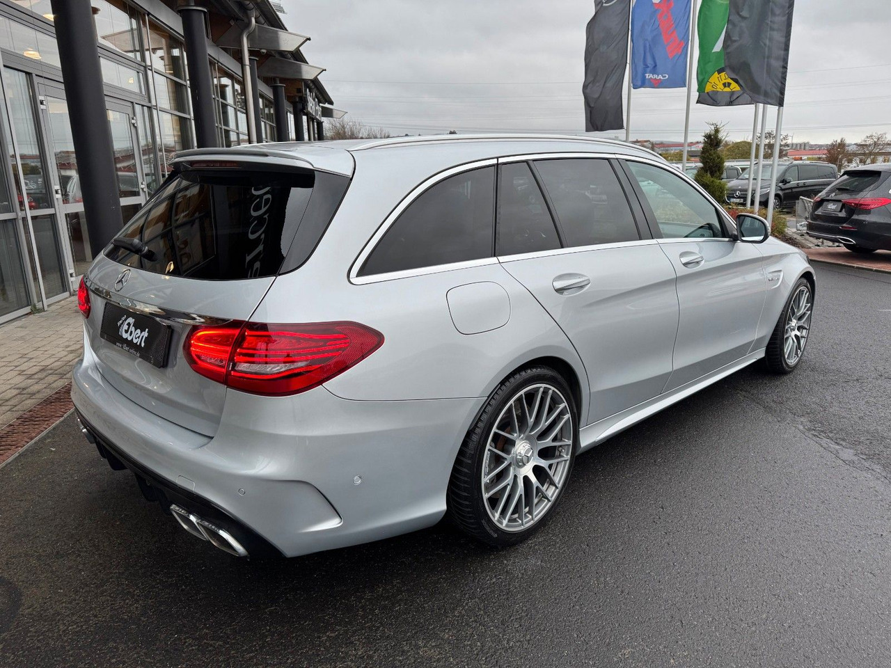 Mercedes-Benz C 63 AMG T Pano+Burmester+Distr+Memory+RFK - سيارة ستيشن: صورة 5 Mercedes-Benz C 63 AMG T Pano+Burmester+Distr+Memory+RFK - سيارة ستيشن: صورة 5