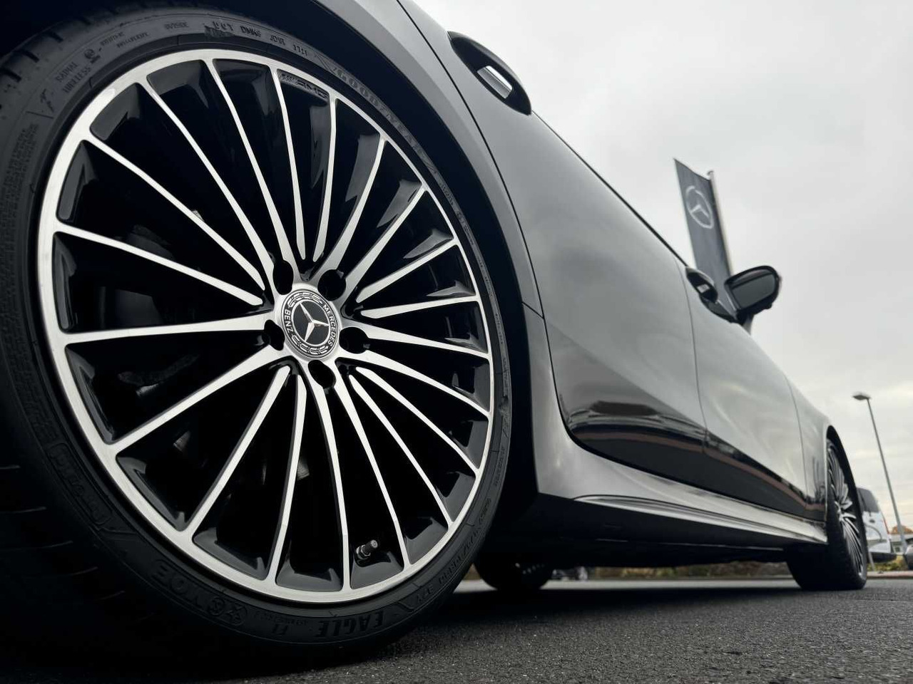 Mercedes-Benz CLS 400d AMG+Burmester+AirM+360+ Memory+Night - سيارة: صورة 5 Mercedes-Benz CLS 400d AMG+Burmester+AirM+360+ Memory+Night - سيارة: صورة 5