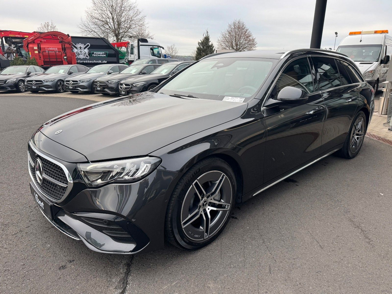 Mercedes-Benz E 220d T AMG+Hyperscreen+Leder+AHK+DistrPro+STH - سيارة ستيشن: صورة 3 Mercedes-Benz E 220d T AMG+Hyperscreen+Leder+AHK+DistrPro+STH - سيارة ستيشن: صورة 3