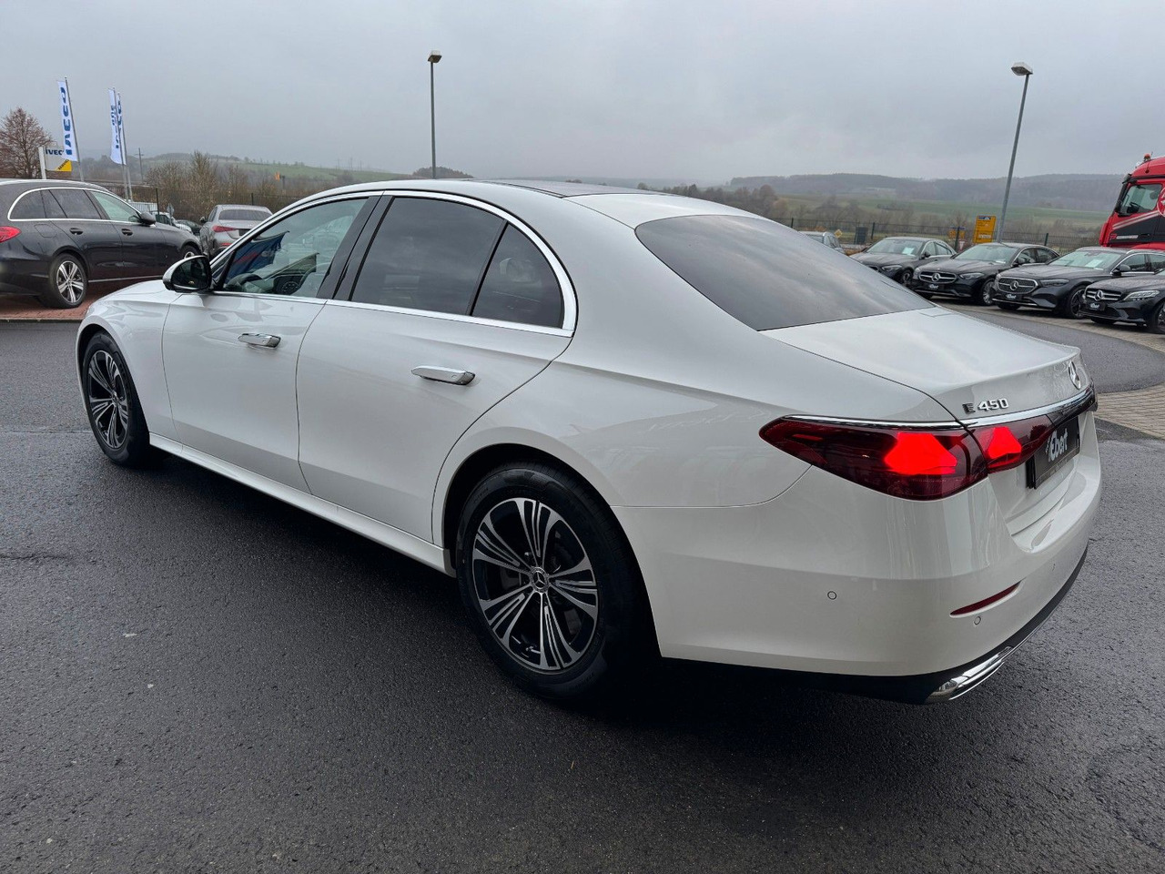 Mercedes-Benz E 450 4M Avantgarde+Pano+DistrPro+Digital+360 - سيدان: صورة 4 Mercedes-Benz E 450 4M Avantgarde+Pano+DistrPro+Digital+360 - سيدان: صورة 4