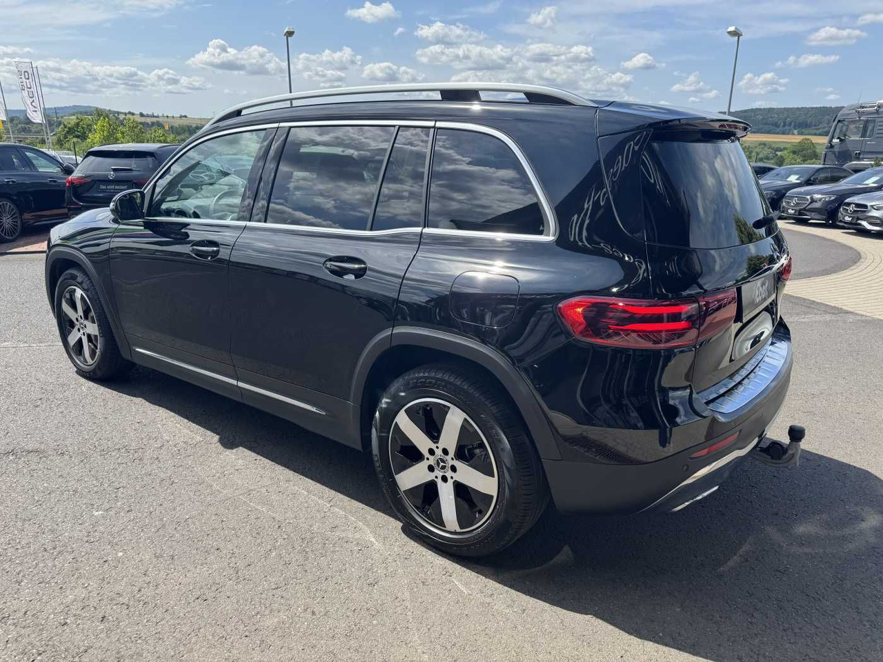 Mercedes-Benz GLB 180 Progressive+AHK+RKamera+LED+ IHC+DAB - سيارة دفع رباعي: صورة 3 Mercedes-Benz GLB 180 Progressive+AHK+RKamera+LED+ IHC+DAB - سيارة دفع رباعي: صورة 3