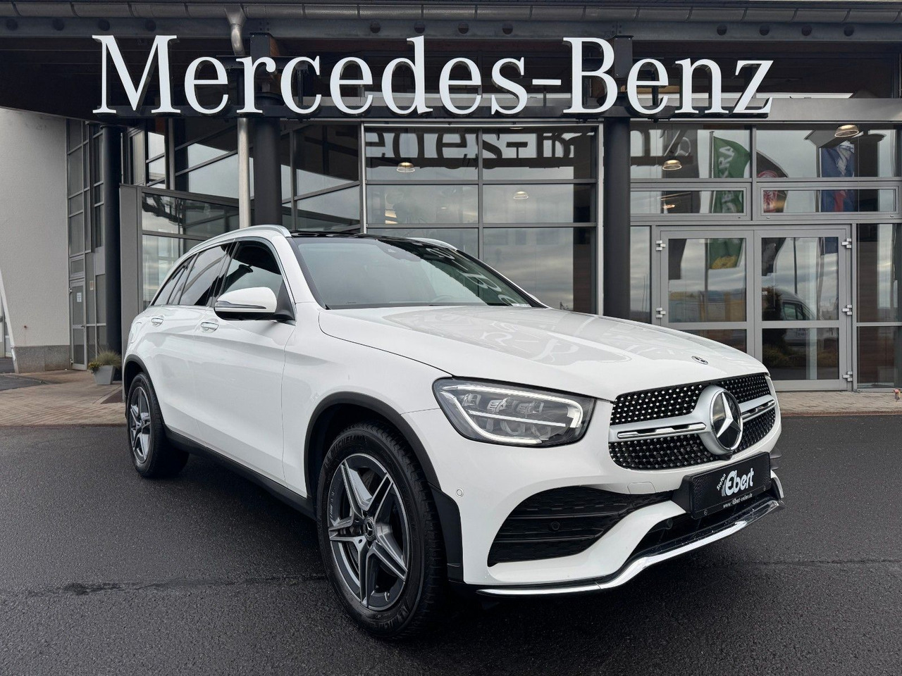 Mercedes-Benz GLC 200 4M AMG+Pano+Distr+StandH+AHK+360+HUD - سيارة دفع رباعي: صورة 2 Mercedes-Benz GLC 200 4M AMG+Pano+Distr+StandH+AHK+360+HUD - سيارة دفع رباعي: صورة 2