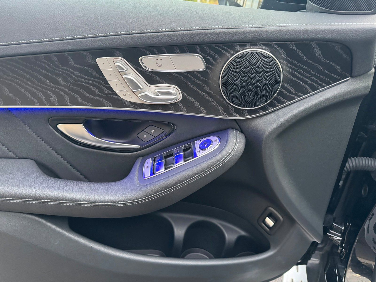 كوبيه Mercedes-Benz GLC 400d 4M Coupe+AMG+Massage+AHK+Memory: صورة 12 كوبيه Mercedes-Benz GLC 400d 4M Coupe+AMG+Massage+AHK+Memory: صورة 12