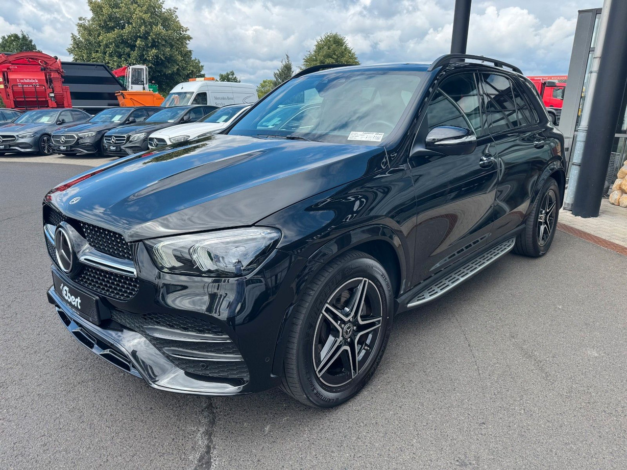 Mercedes-Benz GLE 350de 4M AMG+Pano+AHK+Burm+Distr++HUD+360+ - سيارة دفع رباعي: صورة 2 Mercedes-Benz GLE 350de 4M AMG+Pano+AHK+Burm+Distr++HUD+360+ - سيارة دفع رباعي: صورة 2