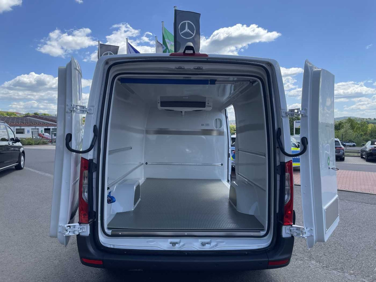 Mercedes-Benz Sprinter 315 CDI Frischdienst Fahr-/Standkühlung - شاحنة توصيل مبردة: صورة 5 Mercedes-Benz Sprinter 315 CDI Frischdienst Fahr-/Standkühlung - شاحنة توصيل مبردة: صورة 5