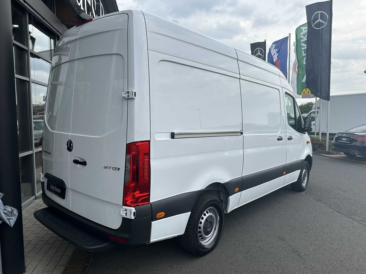 Mercedes-Benz Sprinter 317 CDI 3665 9G Klima 360 MBUX SHZ - فان: صورة 4 Mercedes-Benz Sprinter 317 CDI 3665 9G Klima 360 MBUX SHZ - فان: صورة 4
