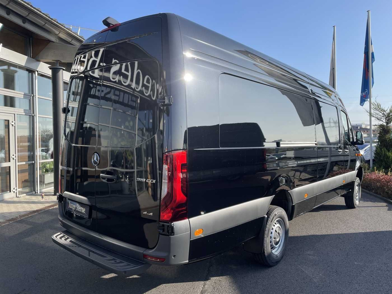 Mercedes-Benz Sprinter 319 CDI 4x4 Extralang Klima 360 Kamera - فان: صورة 4 Mercedes-Benz Sprinter 319 CDI 4x4 Extralang Klima 360 Kamera - فان: صورة 4