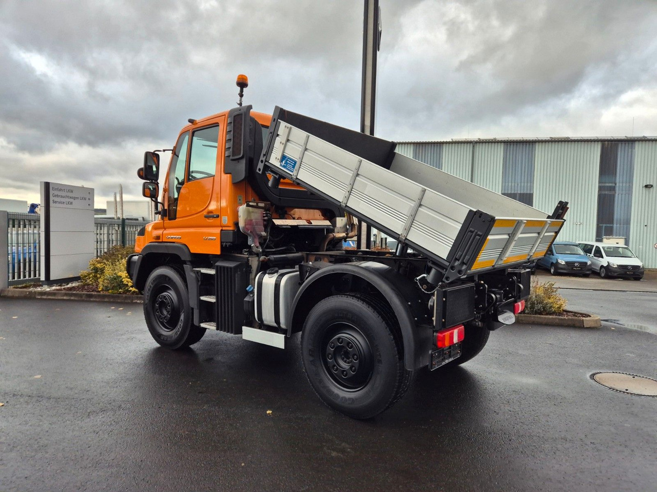 Mercedes-Benz U 218 4x4 Winterdienst, Hydrostat, Zapfwelle - شاحنة قلاب: صورة 3 Mercedes-Benz U 218 4x4 Winterdienst, Hydrostat, Zapfwelle - شاحنة قلاب: صورة 3