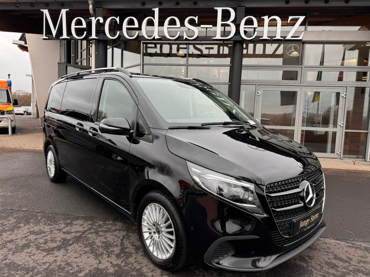 Mercedes-Benz V 220 d STYLE K Liege-Paket AHK2,5 DISTRONIC - سيارة ستيشن: صورة 1 Mercedes-Benz V 220 d STYLE K Liege-Paket AHK2,5 DISTRONIC - سيارة ستيشن: صورة 1
