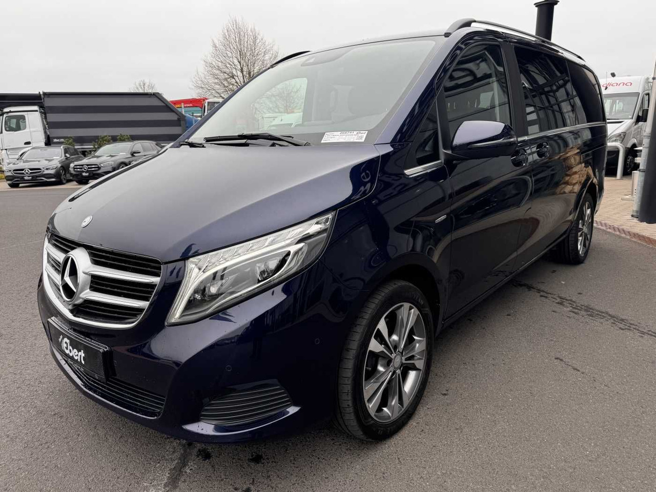 Mercedes-Benz V 250 d AVA ED 4MATIC Panorama Tisch 360 Sound - ميكروباص: صورة 3 Mercedes-Benz V 250 d AVA ED 4MATIC Panorama Tisch 360 Sound - ميكروباص: صورة 3