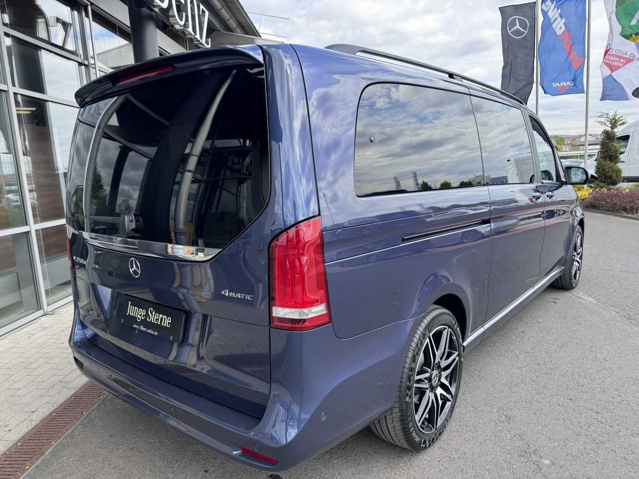 Mercedes-Benz V 250 d EDITION 4MATIC AMG DISTRONIC AHK Tisch - آلات أخرى: صورة 4 Mercedes-Benz V 250 d EDITION 4MATIC AMG DISTRONIC AHK Tisch - آلات أخرى: صورة 4