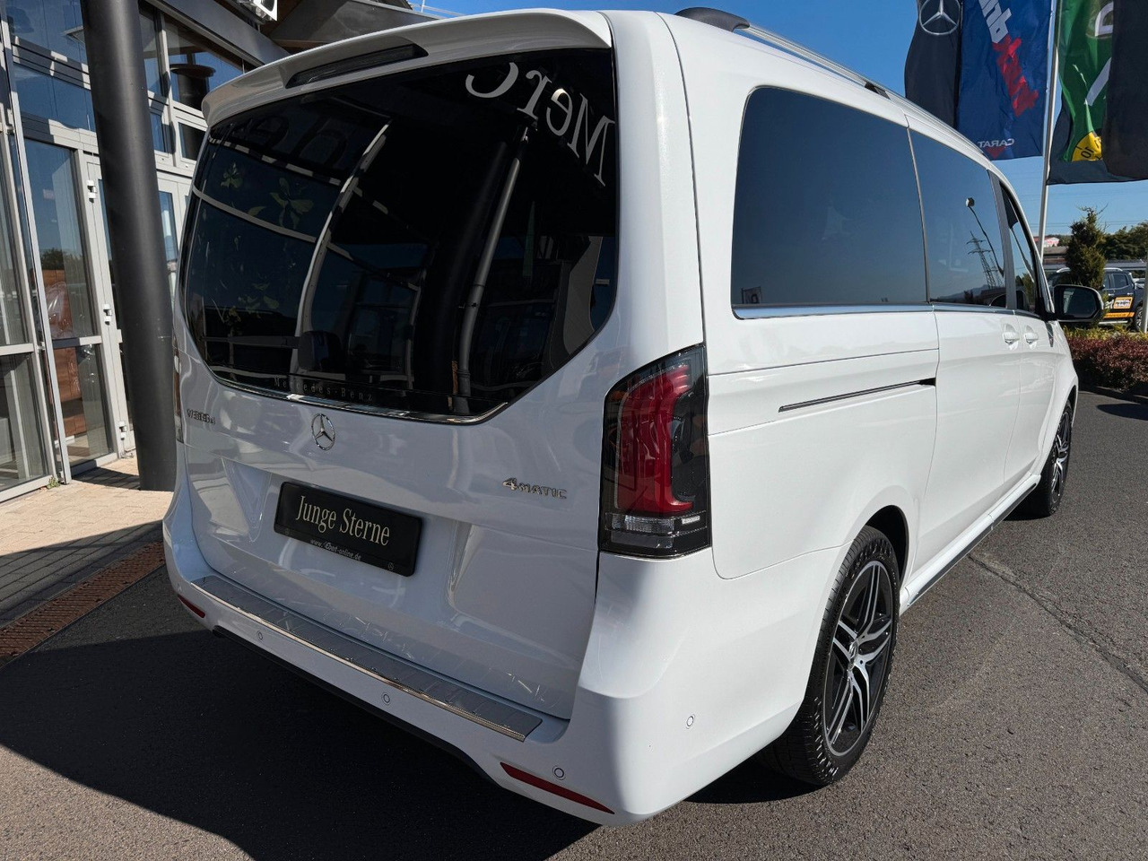 Mercedes-Benz V 300 d 4MATIC EXCLUSIVE AMG Tische AHK2,5to - ميكروباص: صورة 4 Mercedes-Benz V 300 d 4MATIC EXCLUSIVE AMG Tische AHK2,5to - ميكروباص: صورة 4