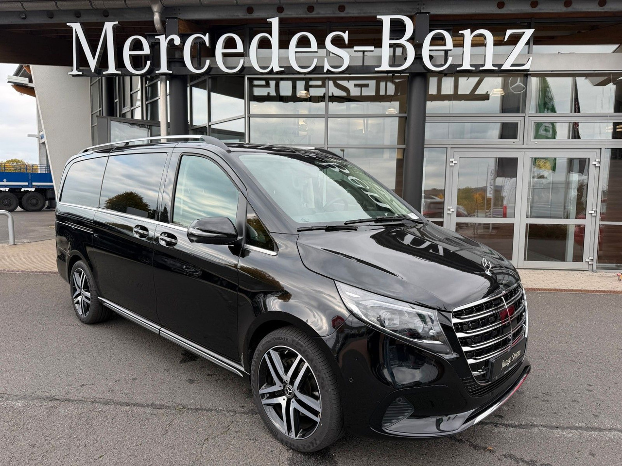 Mercedes-Benz V 300 d 4MATIC EXCLUSIVE Luxus-Sitze AHK2,5to - سيارة ستيشن: صورة 1 Mercedes-Benz V 300 d 4MATIC EXCLUSIVE Luxus-Sitze AHK2,5to - سيارة ستيشن: صورة 1
