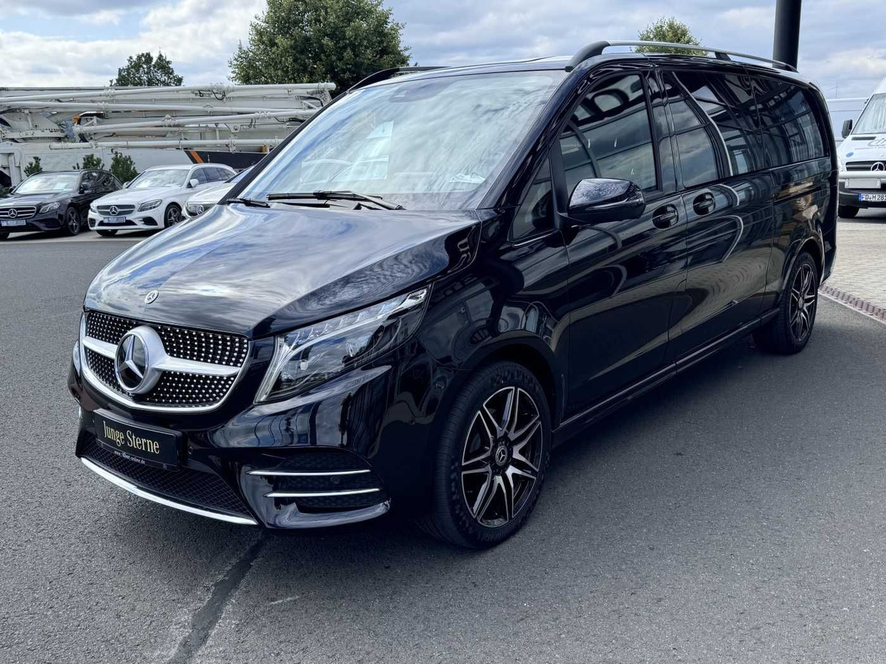 Mercedes-Benz V 300 d AVA AMG 4MATIC AIRMATIC Sitzklima el Tür - سيارة: صورة 3 Mercedes-Benz V 300 d AVA AMG 4MATIC AIRMATIC Sitzklima el Tür - سيارة: صورة 3