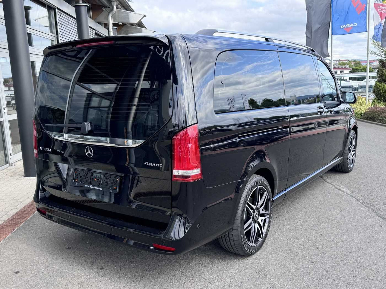 Mercedes-Benz V 300 d AVA AMG 4MATIC AIRMATIC Sitzklima el Tür - ميكروباص: صورة 4 Mercedes-Benz V 300 d AVA AMG 4MATIC AIRMATIC Sitzklima el Tür - ميكروباص: صورة 4