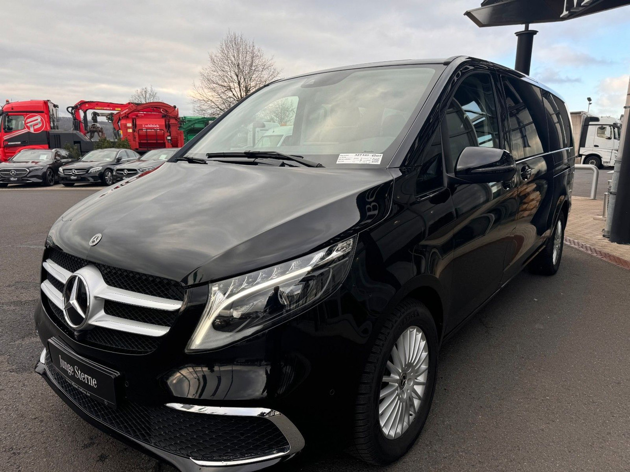 Mercedes-Benz V 300 d AVA Extralang 4MATIC AHK Stdh DISTRONIC - سيارة ستيشن: صورة 3 Mercedes-Benz V 300 d AVA Extralang 4MATIC AHK Stdh DISTRONIC - سيارة ستيشن: صورة 3