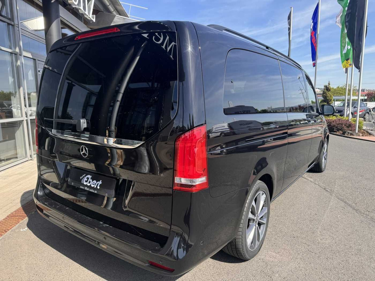 Mercedes-Benz V 300 d AVA Extralang AIRMATIC Standheiz 360Kam - سيارة: صورة 4 Mercedes-Benz V 300 d AVA Extralang AIRMATIC Standheiz 360Kam - سيارة: صورة 4