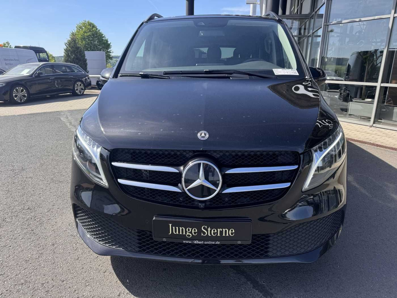 Mercedes-Benz V 300 d AVA Extralang AIRMATIC Standheiz 360Kam - ميكروباص: صورة 2 Mercedes-Benz V 300 d AVA Extralang AIRMATIC Standheiz 360Kam - ميكروباص: صورة 2