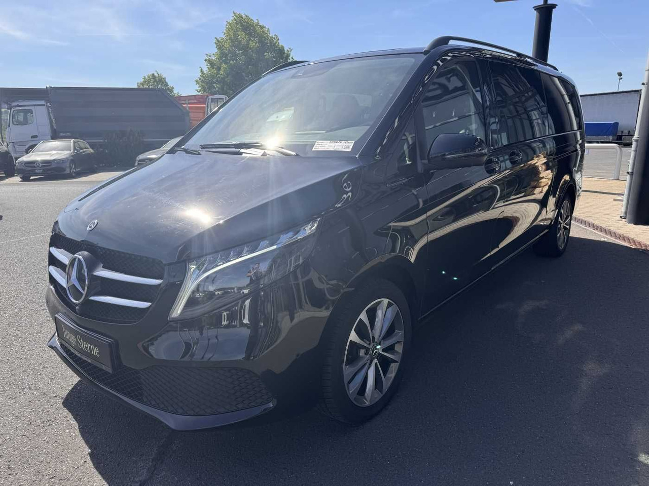 Mercedes-Benz V 300 d AVA Extralang AIRMATIC Standheiz 360Kam - ميكروباص: صورة 3 Mercedes-Benz V 300 d AVA Extralang AIRMATIC Standheiz 360Kam - ميكروباص: صورة 3