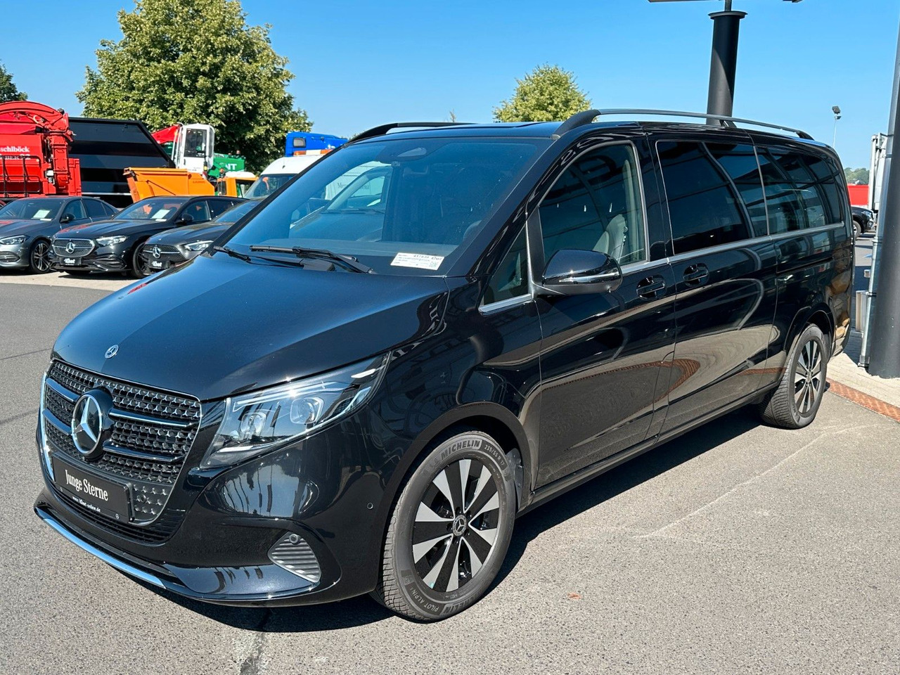 Mercedes-Benz V 300 d AVANTGARDE Extralang 360Kamera Standheiz - سيارة ستيشن: صورة 3 Mercedes-Benz V 300 d AVANTGARDE Extralang 360Kamera Standheiz - سيارة ستيشن: صورة 3