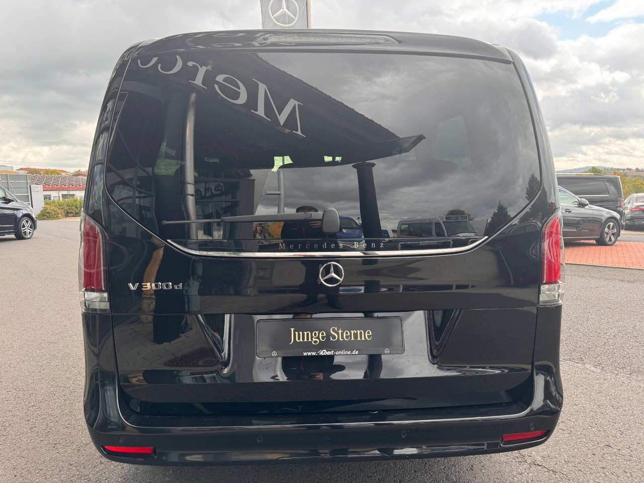 Mercedes-Benz V 300 d AVANTGARDE Extralang 360Kamera Standheiz - سيارة ستيشن: صورة 5 Mercedes-Benz V 300 d AVANTGARDE Extralang 360Kamera Standheiz - سيارة ستيشن: صورة 5