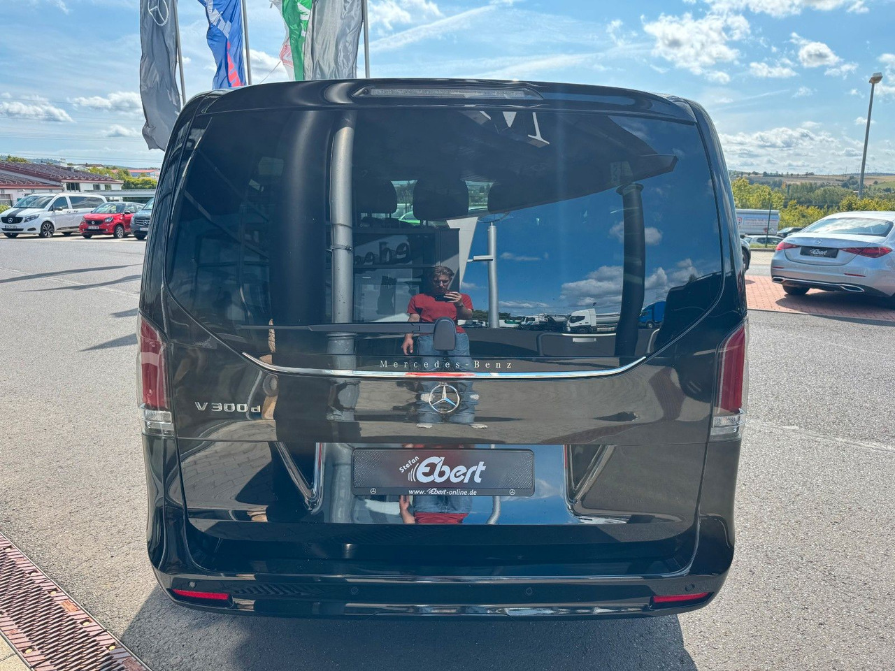 Mercedes-Benz V 300 d AVANTGARDE Extralang 360Kamera Standheiz - ميكروباص: صورة 4 Mercedes-Benz V 300 d AVANTGARDE Extralang 360Kamera Standheiz - ميكروباص: صورة 4
