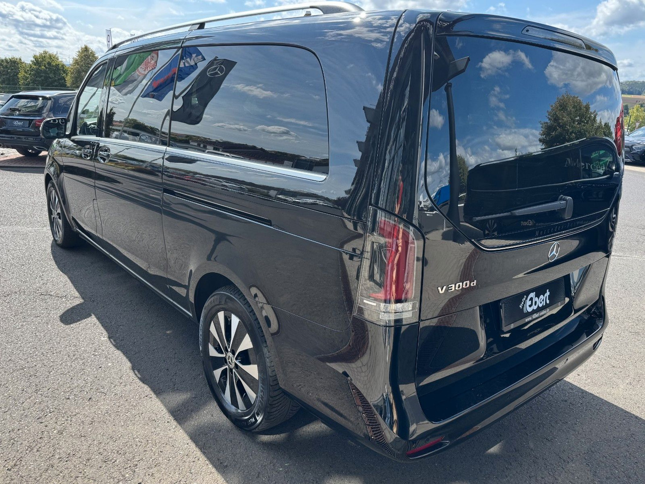 Mercedes-Benz V 300 d AVANTGARDE Extralang 360Kamera Standheiz - سيارة ستيشن: صورة 3 Mercedes-Benz V 300 d AVANTGARDE Extralang 360Kamera Standheiz - سيارة ستيشن: صورة 3