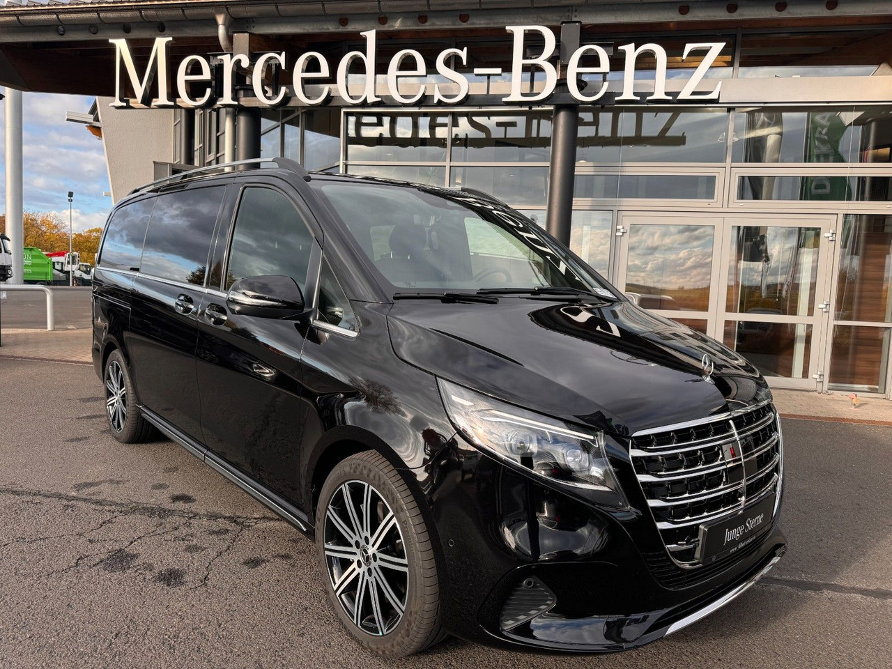 Mercedes-Benz V 300 d EXCLUSIVE AIRMATIC AHK2,5 Standheiz - ميكروباص: صورة 1 Mercedes-Benz V 300 d EXCLUSIVE AIRMATIC AHK2,5 Standheiz - ميكروباص: صورة 1