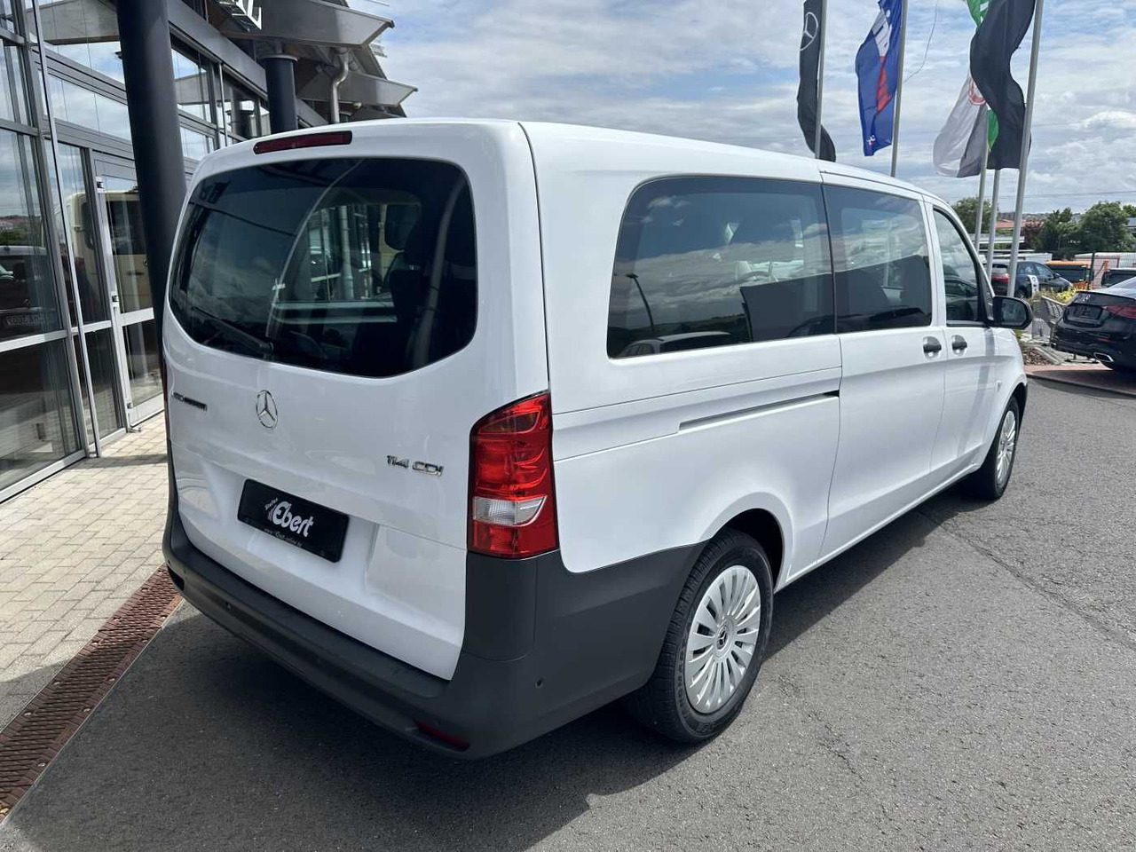 Mercedes-Benz Vito 114 CDI Tourer 9G Klima Audio40 Extralang - ميكروباص: صورة 4 Mercedes-Benz Vito 114 CDI Tourer 9G Klima Audio40 Extralang - ميكروباص: صورة 4