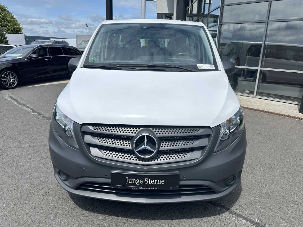 Mercedes-Benz Vito 114 CDI Tourer 9G Klima Audio40 Extralang - ميكروباص: صورة 2 Mercedes-Benz Vito 114 CDI Tourer 9G Klima Audio40 Extralang - ميكروباص: صورة 2