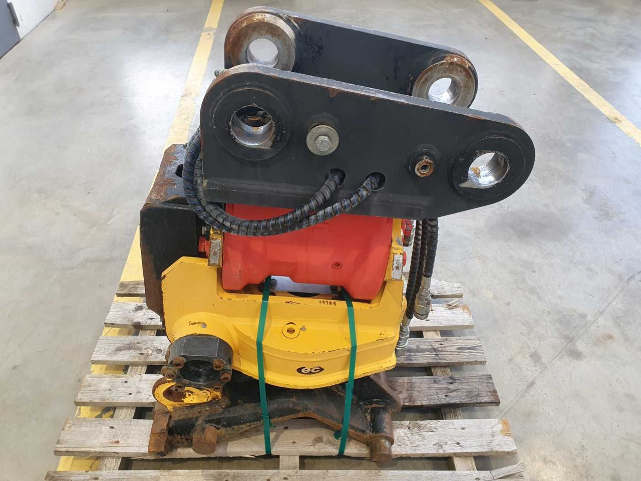 Rädlinger Schwenkrotator CAT M318 / CW 40 / 2016 - مُلحق الحفار الدوار: صورة 4 Rädlinger Schwenkrotator CAT M318 / CW 40 / 2016 - مُلحق الحفار الدوار: صورة 4