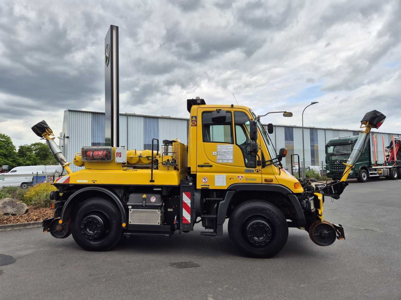 Unimog U400 4x4 Zweiwege ZAGRO 800t/52 Achsen Funk - شاحنة: صورة 5 Unimog U400 4x4 Zweiwege ZAGRO 800t/52 Achsen Funk - شاحنة: صورة 5